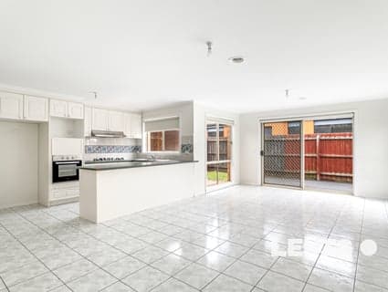 43 Shortridge Circuit, Roxburgh Park - Thumbnail 2