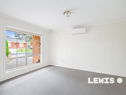 43 Shortridge Circuit, Roxburgh Park - Thumbnail 6