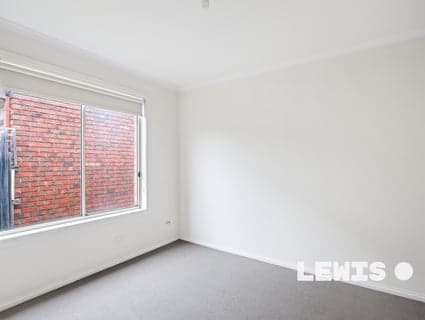 43 Shortridge Circuit, Roxburgh Park - Thumbnail 8