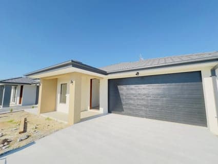 404, Clyde North - Image 1