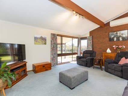 10 Oswin Road, Beverford - Thumbnail 5