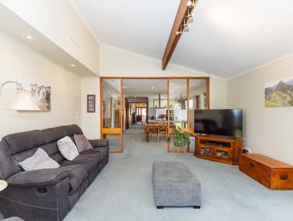 10 Oswin Road, Beverford - Thumbnail 6
