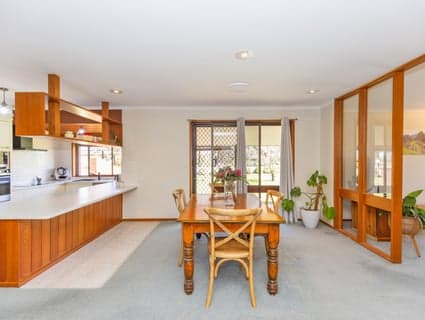 10 Oswin Road, Beverford - Thumbnail 7