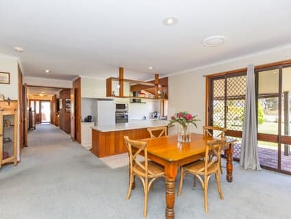 10 Oswin Road, Beverford - Thumbnail 8