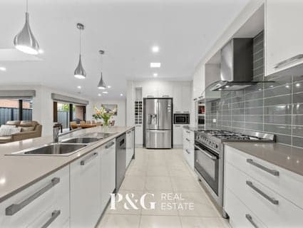 18 Marblelight Way, Clyde North - Thumbnail 3