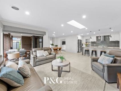 18 Marblelight Way, Clyde North - Thumbnail 6