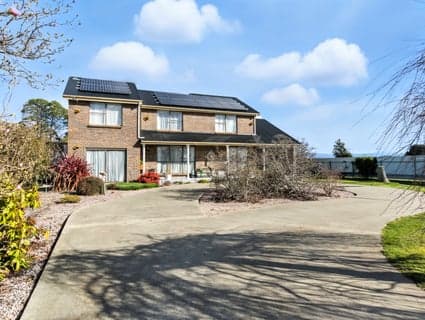 24 Percy Street, Carrick - Image 1