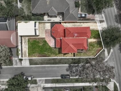 35 Creekwood Drive, Craigieburn - Thumbnail 2