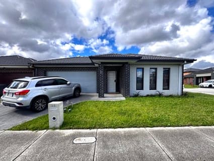 404, Clyde North - Image 1