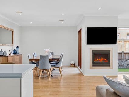 4 Auden Lane, Fraser Rise - Thumbnail 3