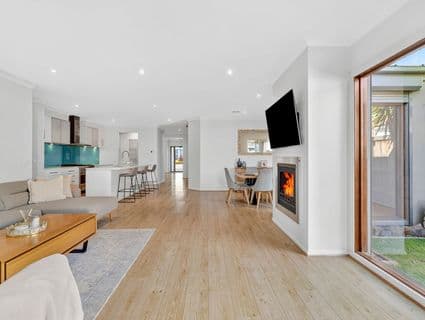4 Auden Lane, Fraser Rise - Thumbnail 4