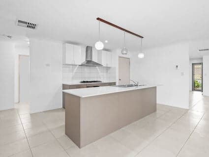 4 Gullane Way, Meadow Springs - Thumbnail 8