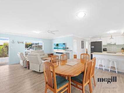 17 Mayfair Street, Point Vernon - Thumbnail 3
