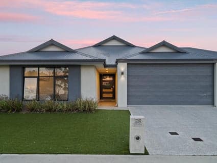 28 Balclutha Crescent, Madora Bay - Image 1