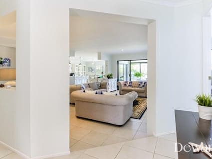15 Bowsprit Crescent, Banksia Beach - Thumbnail 8