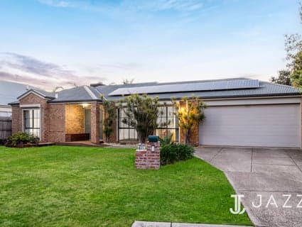 7 Fullard Close, Point Cook - Thumbnail 2
