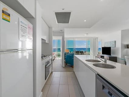 602/2 Creek Street, Kirra - Thumbnail 6