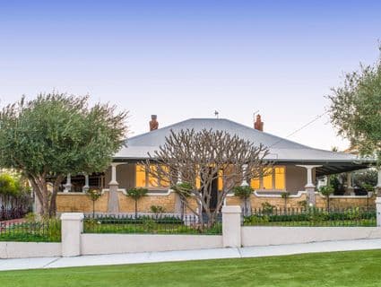 11 Sea View Street, Beaconsfield - Image 1
