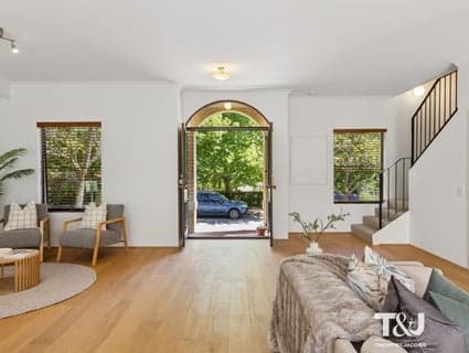 16 Juniper Bank Way, Subiaco - Thumbnail 4