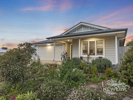 9 Bennelong Crescent, Lloyd - Image 1