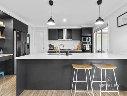 9 Bennelong Crescent, Lloyd - Thumbnail 4