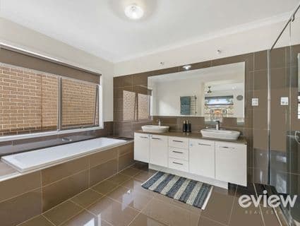 32 Holyoake Parade, Manor Lakes - Thumbnail 4
