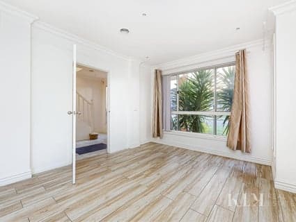 6 Overbank Street, Roxburgh Park - Thumbnail 8