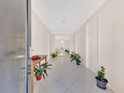 12 Colchester Circuit, Roxburgh Park - Thumbnail 3