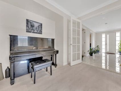 12 Colchester Circuit, Roxburgh Park - Thumbnail 4