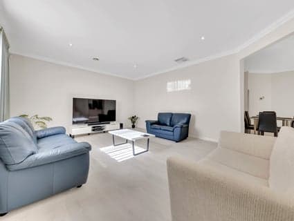 12 Colchester Circuit, Roxburgh Park - Thumbnail 5
