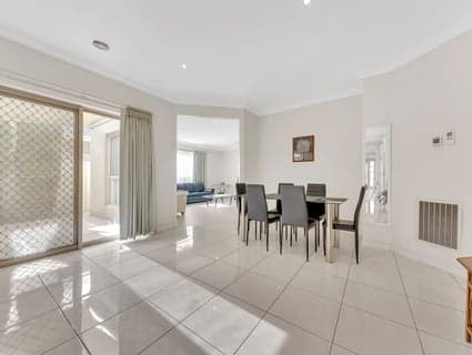 12 Colchester Circuit, Roxburgh Park - Thumbnail 7