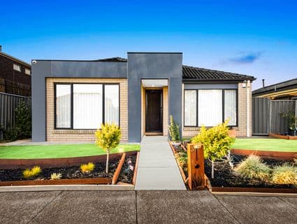 3 Lysterfield Walk, Manor Lakes - Image 1
