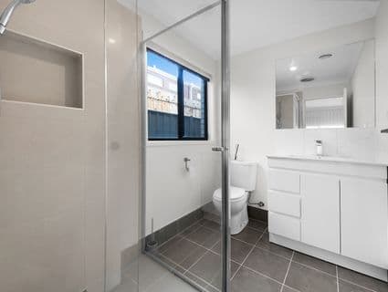 3 Lysterfield Walk, Manor Lakes - Thumbnail 6