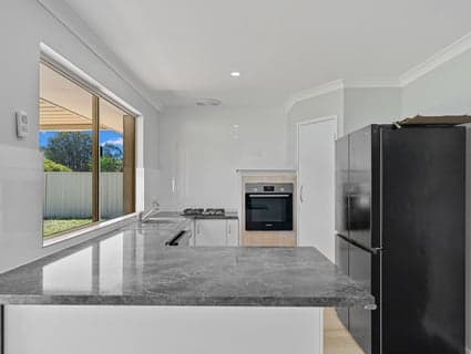 182 Wanjeep Street, Coodanup - Thumbnail 7