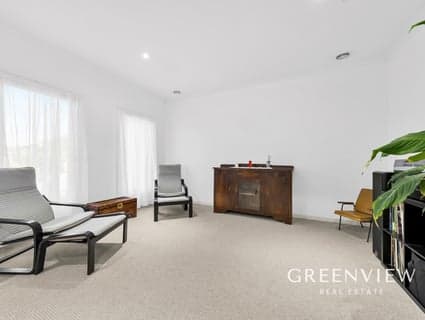 52 Nature Circuit, Cranbourne North - Thumbnail 2