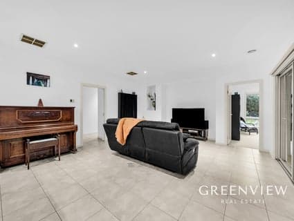 52 Nature Circuit, Cranbourne North - Thumbnail 8