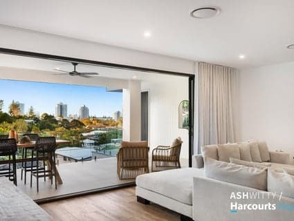 13 Tooloon Street, Coolangatta - Thumbnail 2