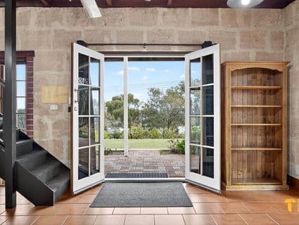 2 Dr Dunlop Grove, Northam - Thumbnail 2
