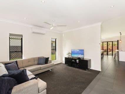 404, Bushland Beach - Thumbnail 2