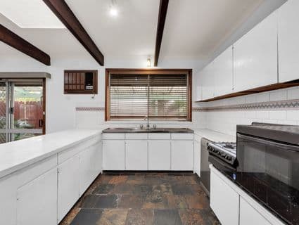 22 Balmoral Avenue, Bundoora - Thumbnail 4