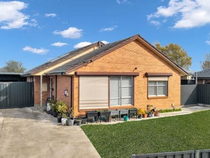 29 Inverloch Crescent, Dallas - Image 1