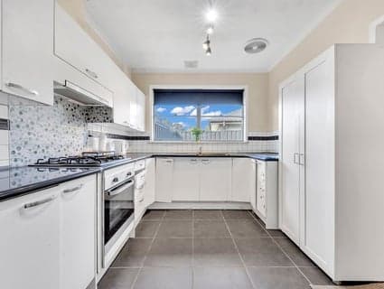 29 Inverloch Crescent, Dallas - Thumbnail 6