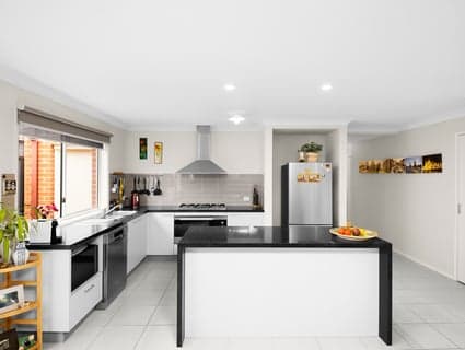 30 Heathcote Road, Manor Lakes - Thumbnail 6