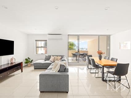 9/83 Marine Parade, Redcliffe - Image 1