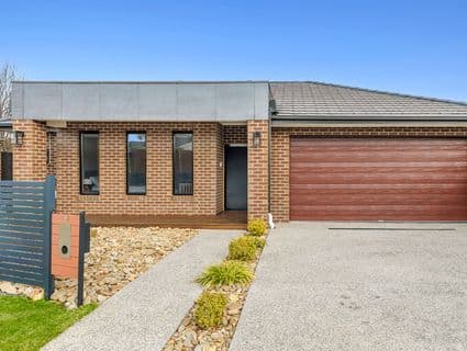 20A Hackett Court, Delahey - Image 1