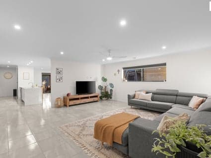 10 Elmside Avenue, Warragul - Thumbnail 2