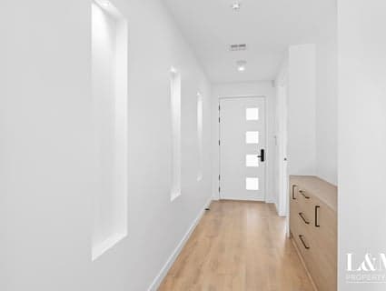 24 Supreme Avenue, Greenvale - Thumbnail 2