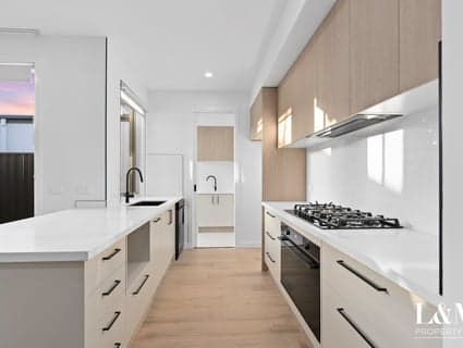 24 Supreme Avenue, Greenvale - Thumbnail 8