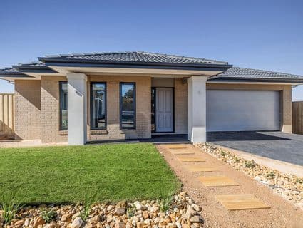 8 Tyquin Drive, Sunbury - Image 1