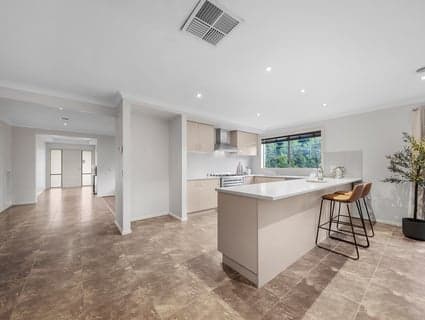 6 Kinglake Drive, Manor Lakes - Thumbnail 8